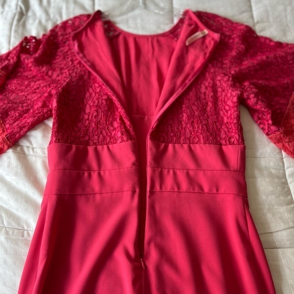 IMPERIAL Italian Bell Sleeve Fuchsia Lace Sheath Dress Size Medium - Picture 9 of 16